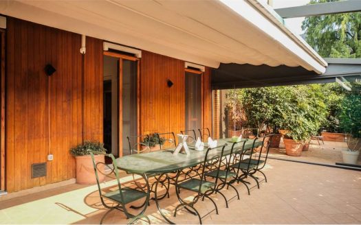 Brescia _ Il tuo rifugio elegante: spazio, comfort e privacy in un contesto esclusivo