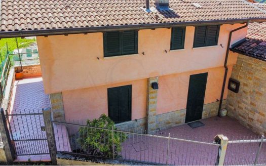 Lodrino _ La tranquillità che cercavi, tra natura e calore di casa