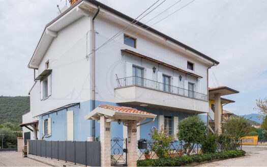 Prevalle _ Indipendenza e spazi comodi per la tua famiglia